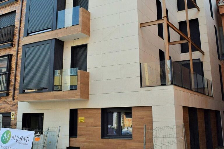 EXTERIOR VIVIENDA RESIDENCIAL